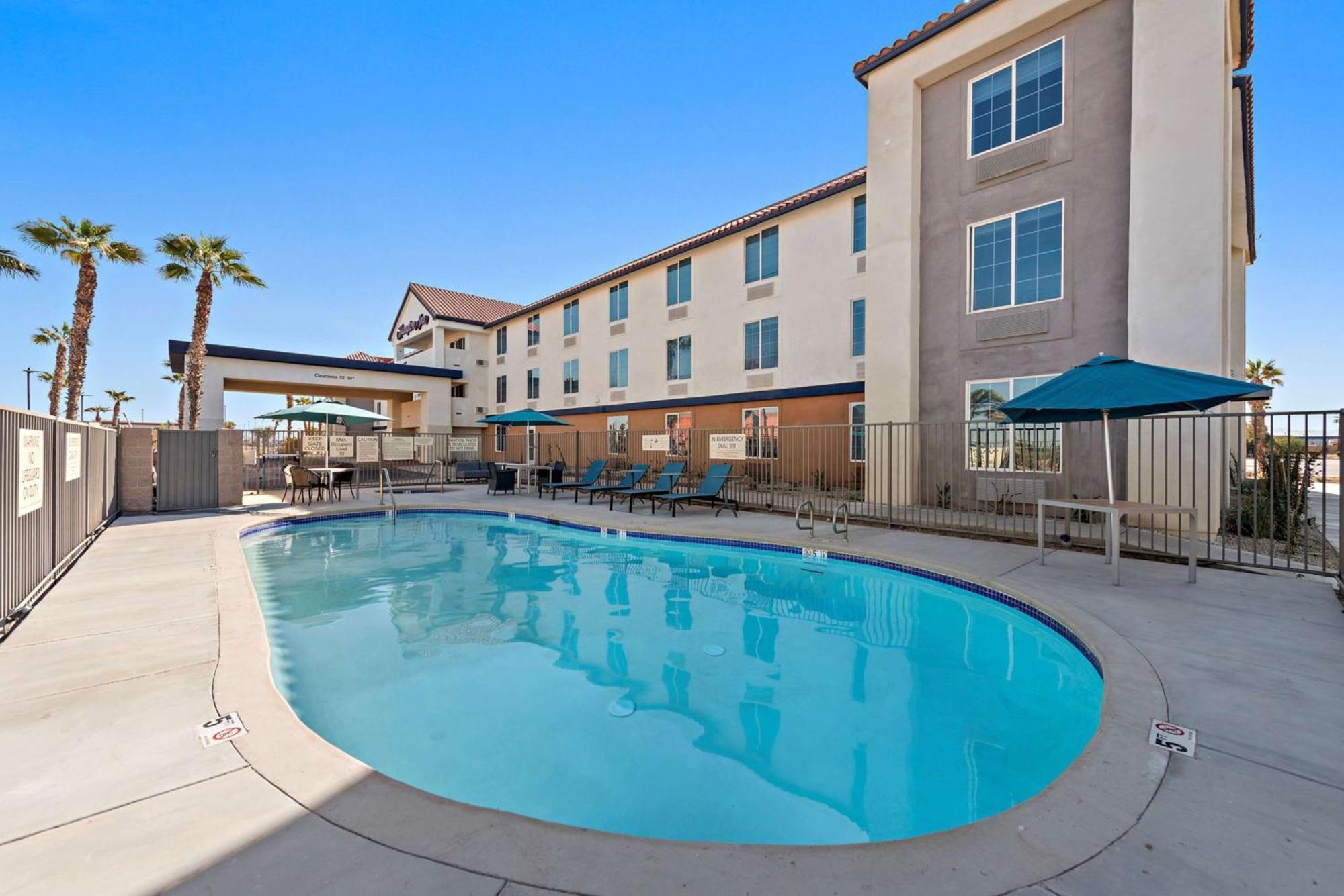 Hampton Inn By Hilton Calexico Exterior photo